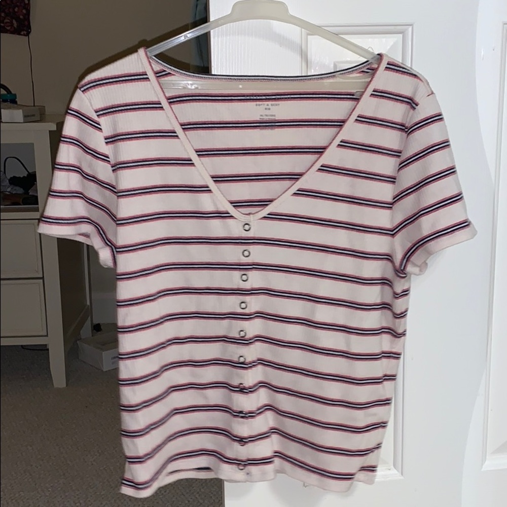 Soft and Sexy American Eagle Shirt